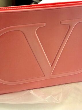 Brand New!Rare Valentino Soft Pink Embossed V Logo Large Laptop Bag